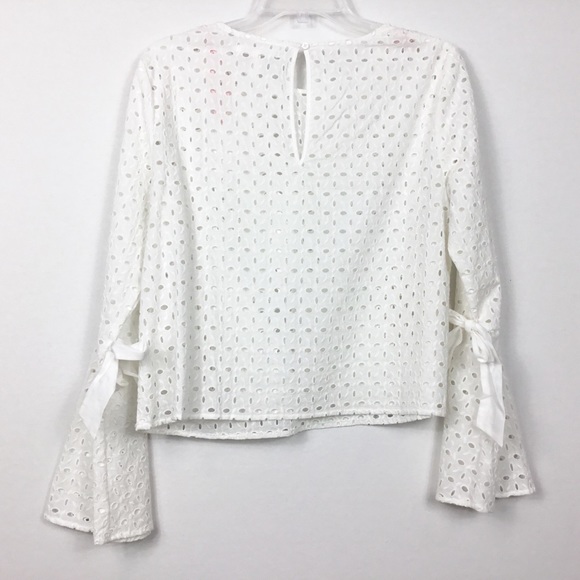 Avec Les Filles White Eyelet Trumpet Sleeve Top - Picture 4 of 6